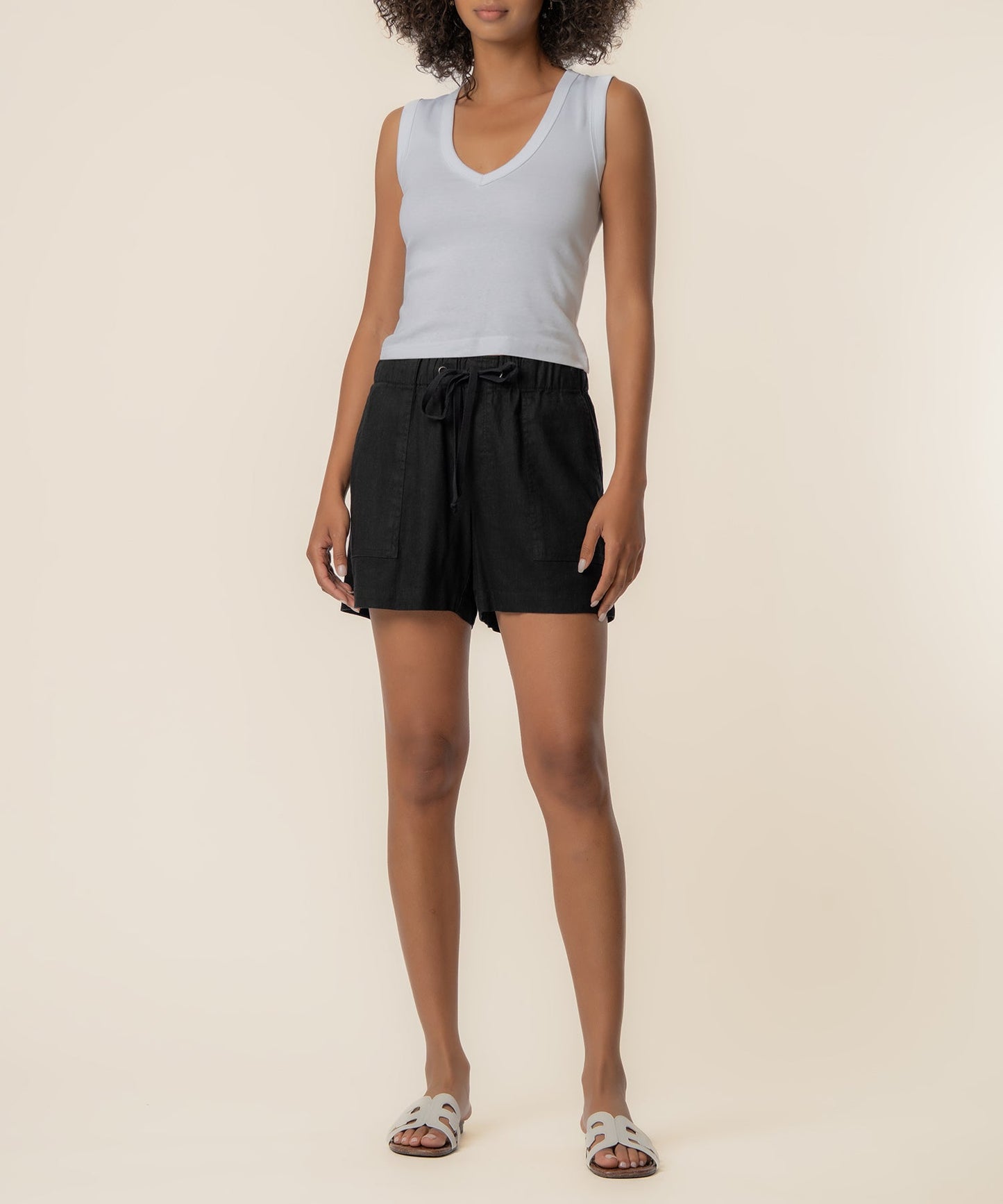Katana Linen Drawstring Short in Black